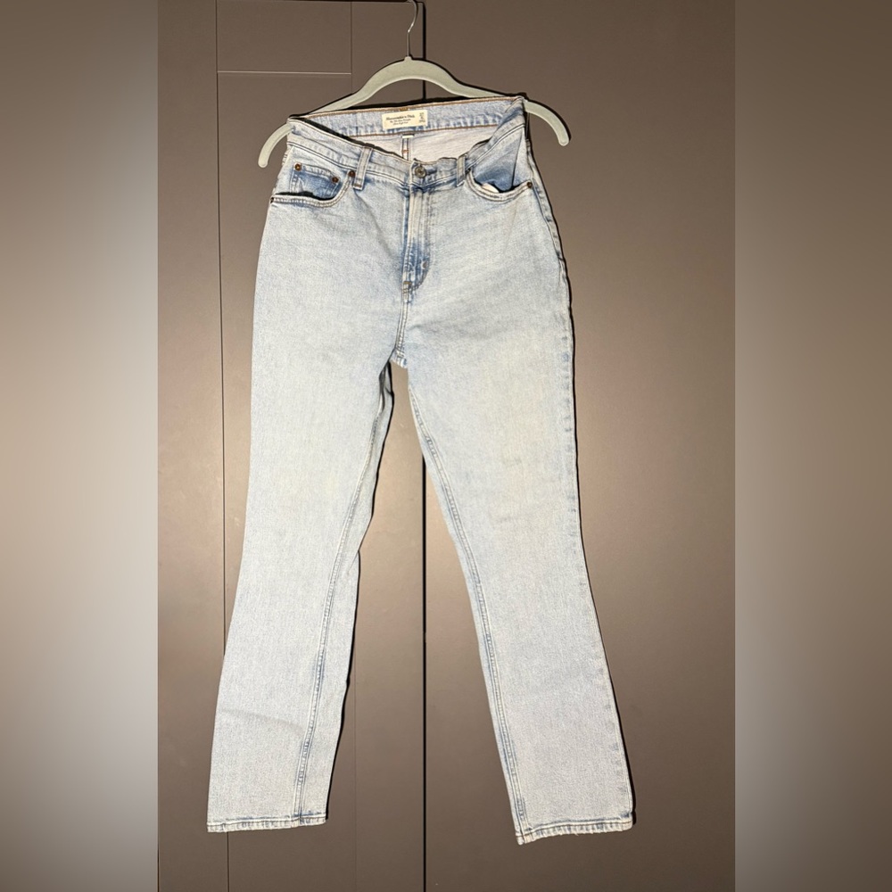 Abercrombie & Fitch The 90s Slim Straight
Ultra High Rise Curve Love Jeans